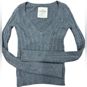 ✨ Y2K Hollister Gray Cable Knit‎ Deep V-Neck Sweater Women’s Size L Fitted